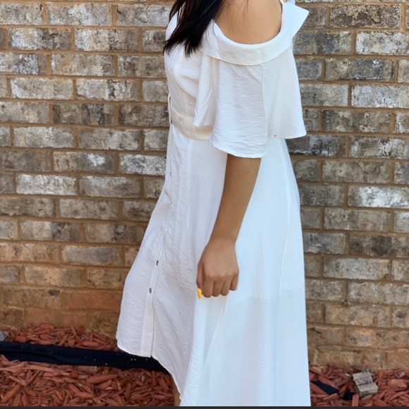 🌺🌺WHITE COLD SHOULDER DRESSE 🌺🌺 - Picture 5 of 5